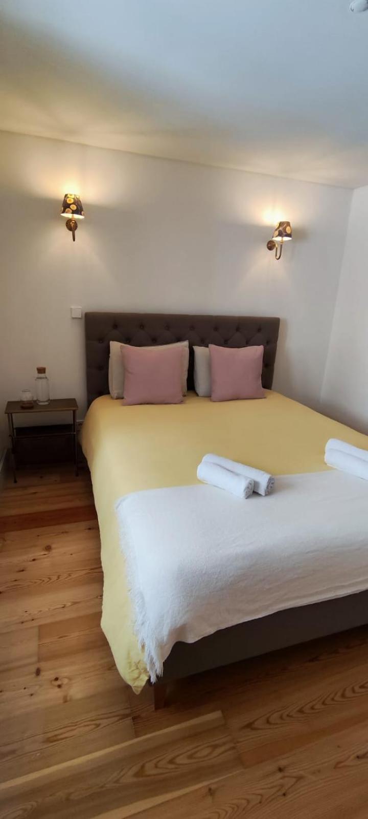 Double Room With Private Wc In Shared House In Downtown Lisbon Exterior photo